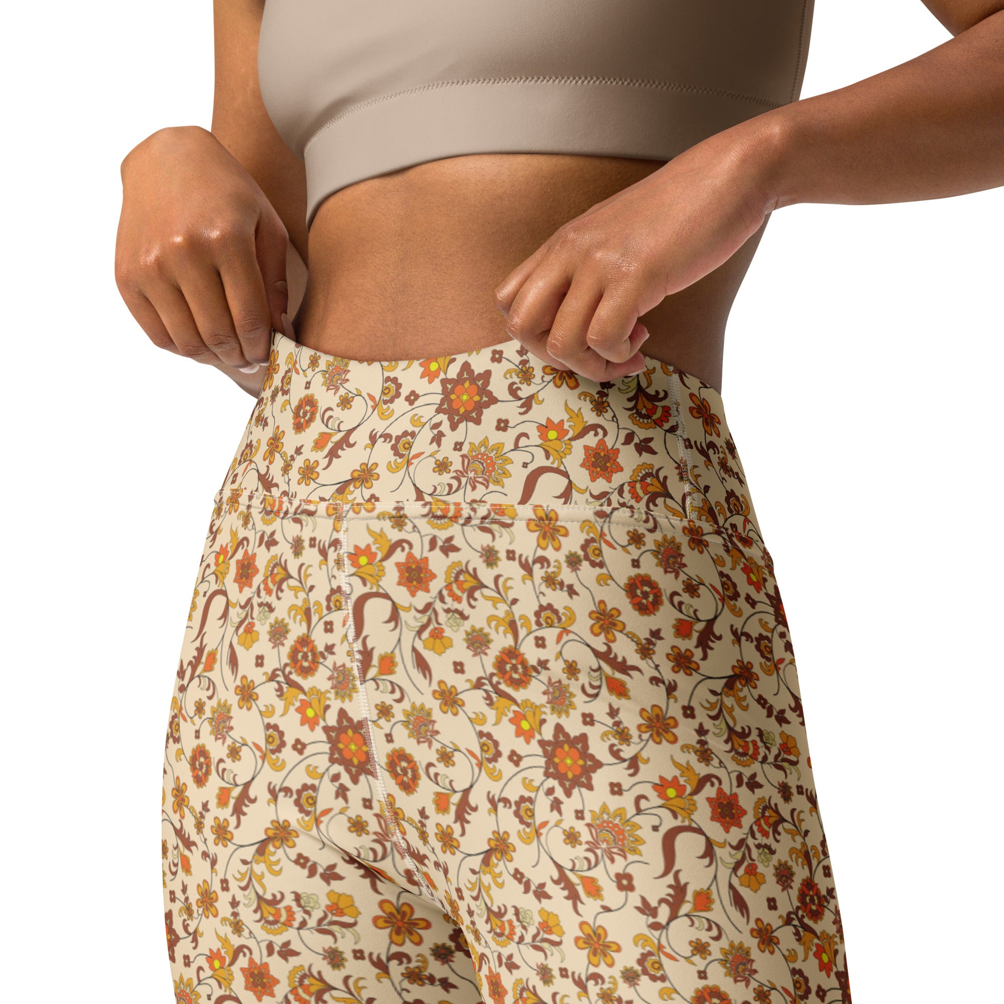 OldSchool cream Floral Bloom Capri Leggings beYantra